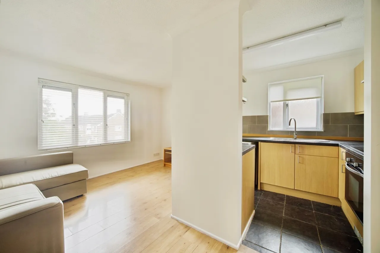 Alders Close, London, E11, photo 4