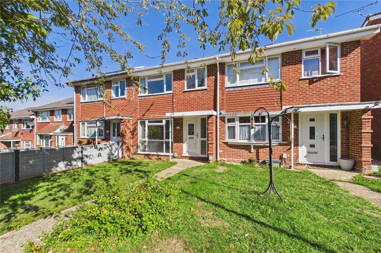3 bed house for sale, Elgar Close, Basingstoke, RG22