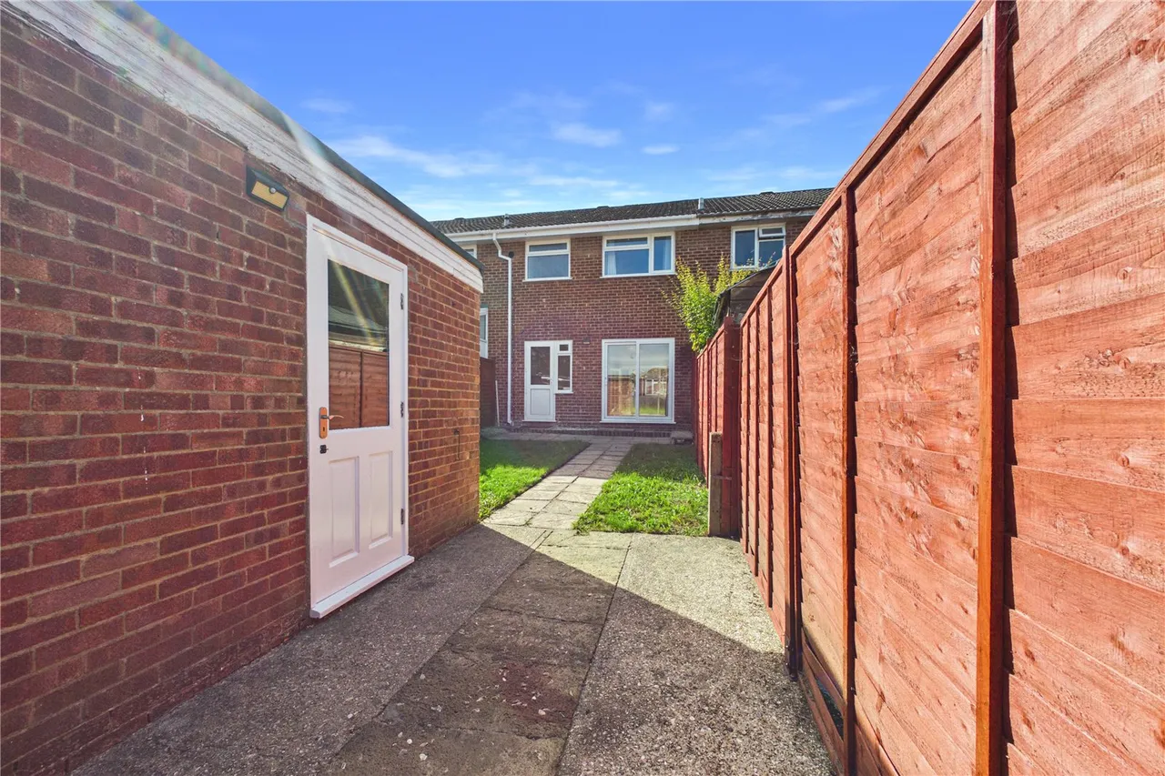 Elgar Close, Basingstoke, RG22, photo 11