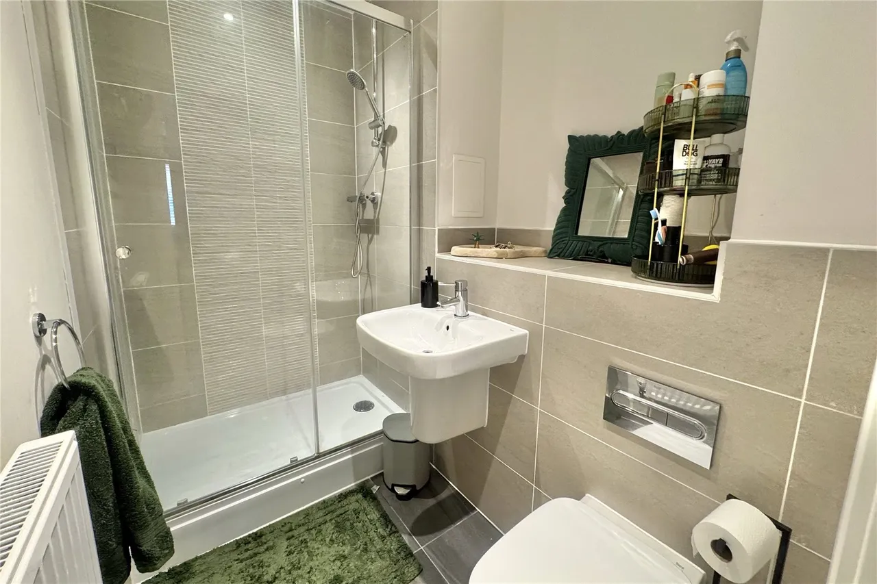 Hurst Avenue, Blackwater, GU17, photo 6