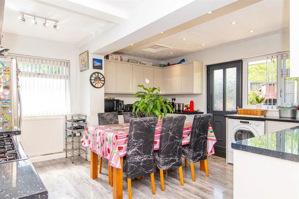 Shire Road, Corby, photo 10