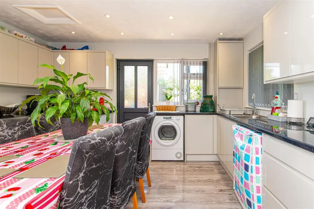 Shire Road, Corby, photo 9