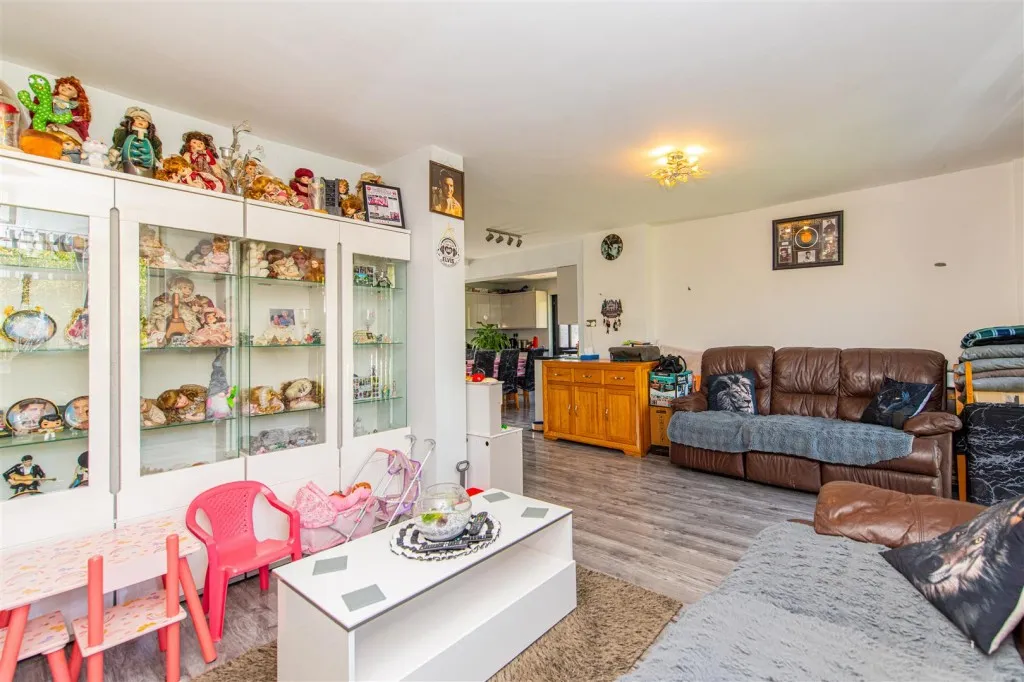 Shire Road, Corby, photo 8