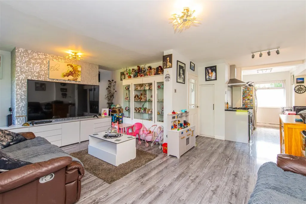 Shire Road, Corby, photo 6