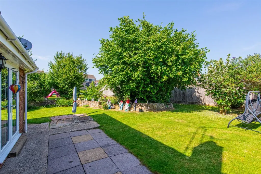 Shire Road, Corby, photo 5