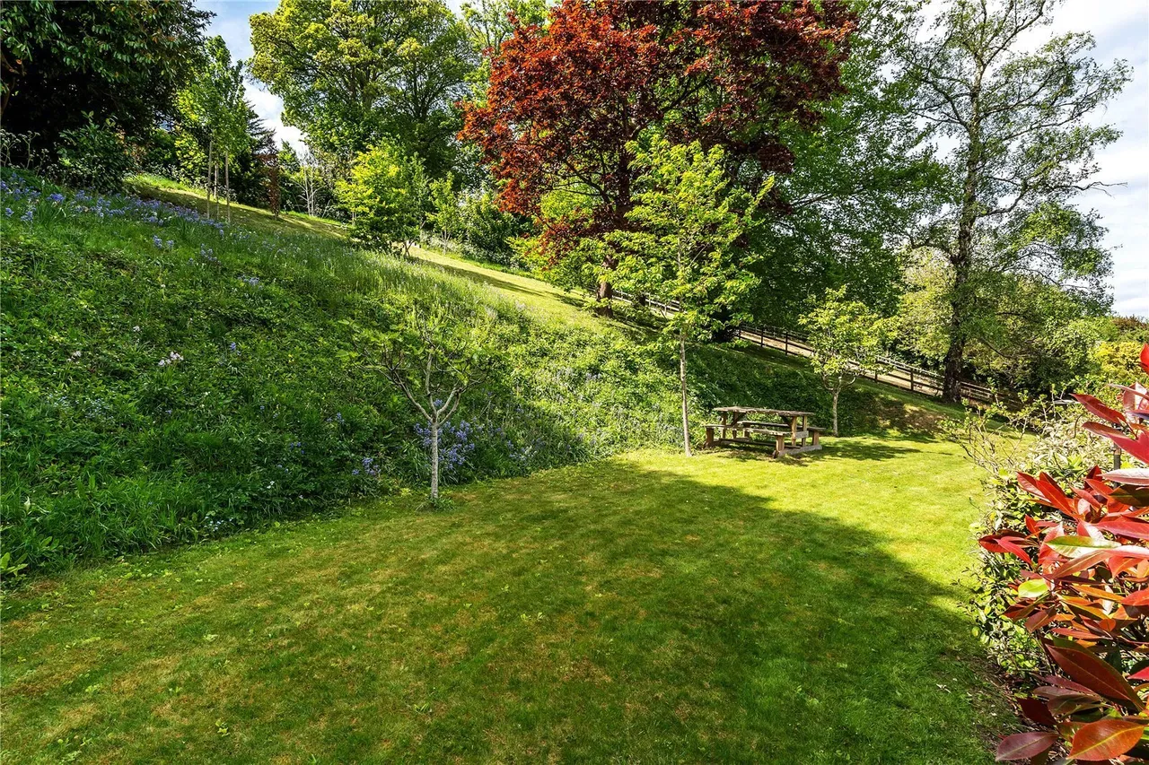 Slines Oak Road, Woldingham, CR3, photo 25