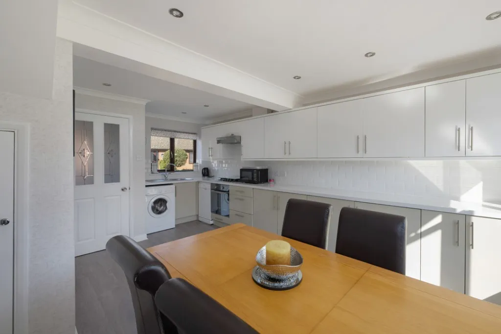 Amos Close, Beltinge, photo 4