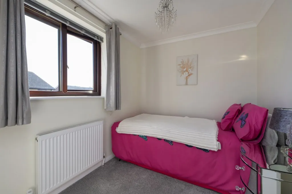 Amos Close, Beltinge, photo 7