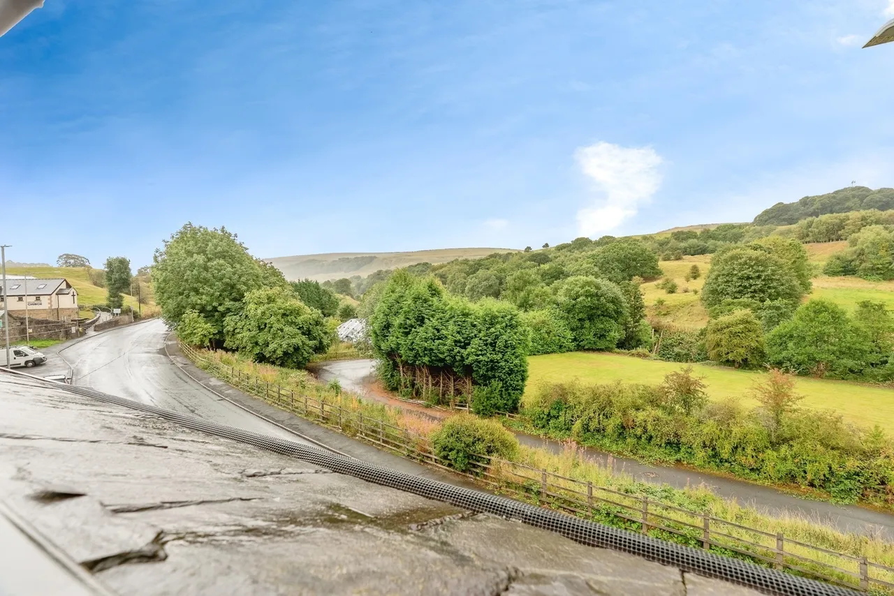 Burnley Road, Cliviger, Burnley, Lancashire, BB10, photo 2