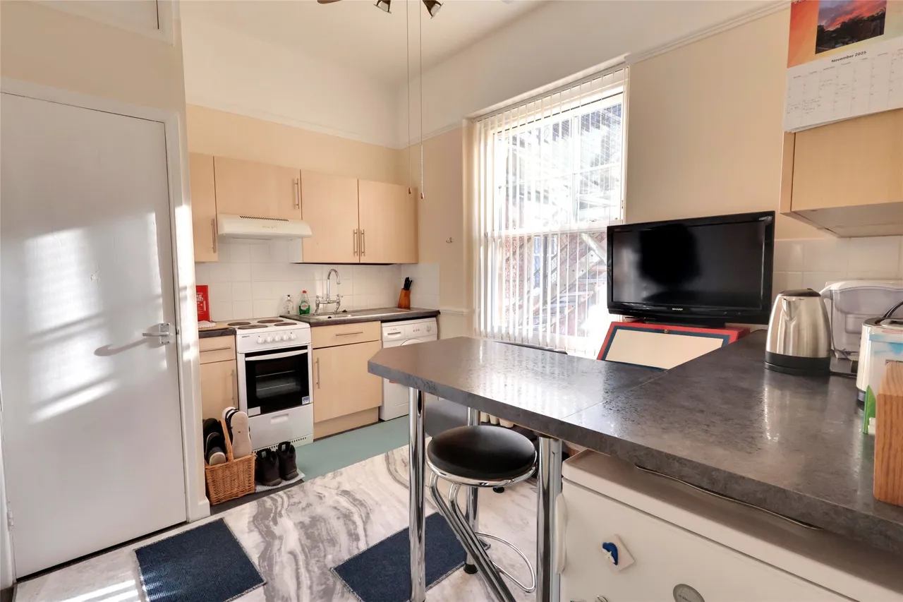 Metropole Court, Minehead, TA24, photo 4