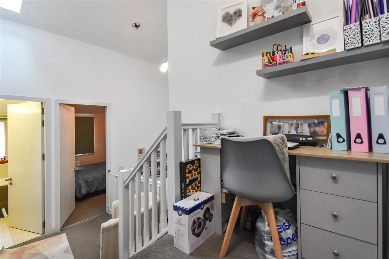 Sheeling Close, Aldershot, Hampshire, GU12 4BU, photo 13