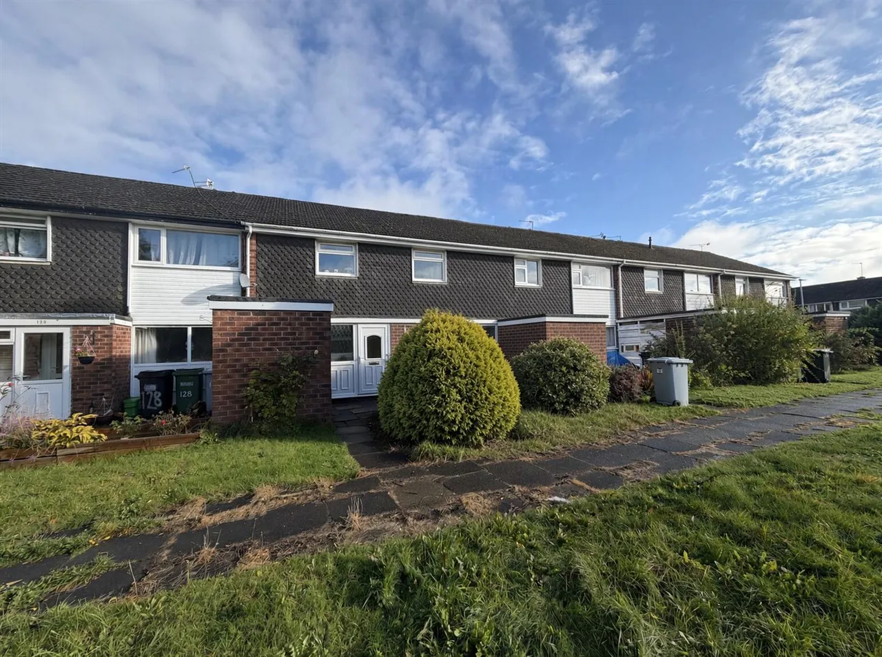 2 bed flat to rent, Caldy Road, Handforth, SK9