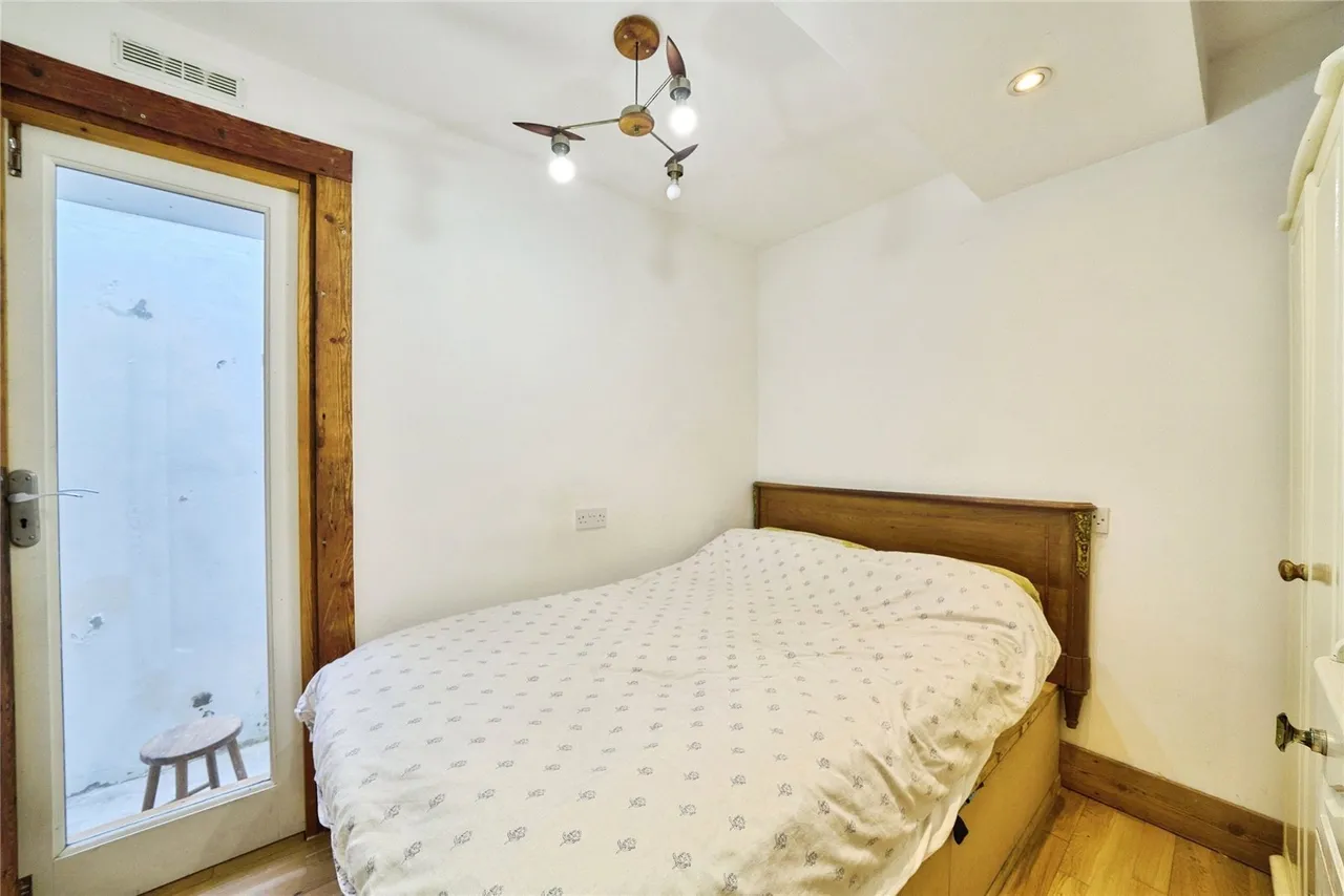Manbey Grove, London, E15, photo 25