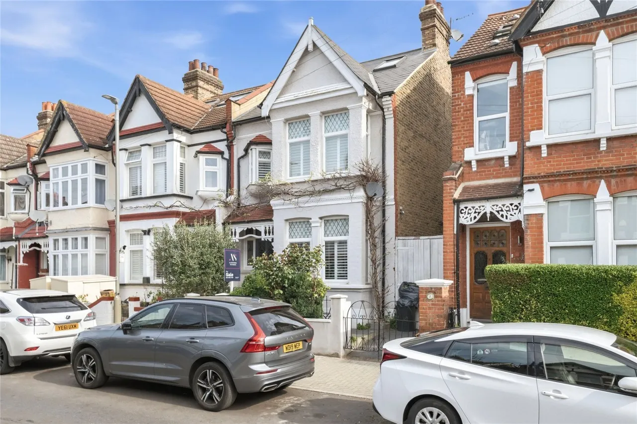 4 bed property for sale — Edencourt Road, Furzedown