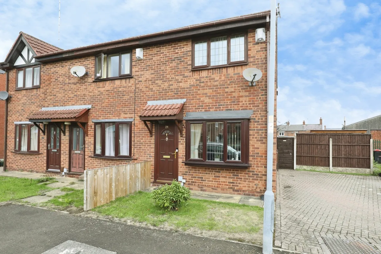2 bed house for sale — Greenfields, Winsford, Cheshire, CW7