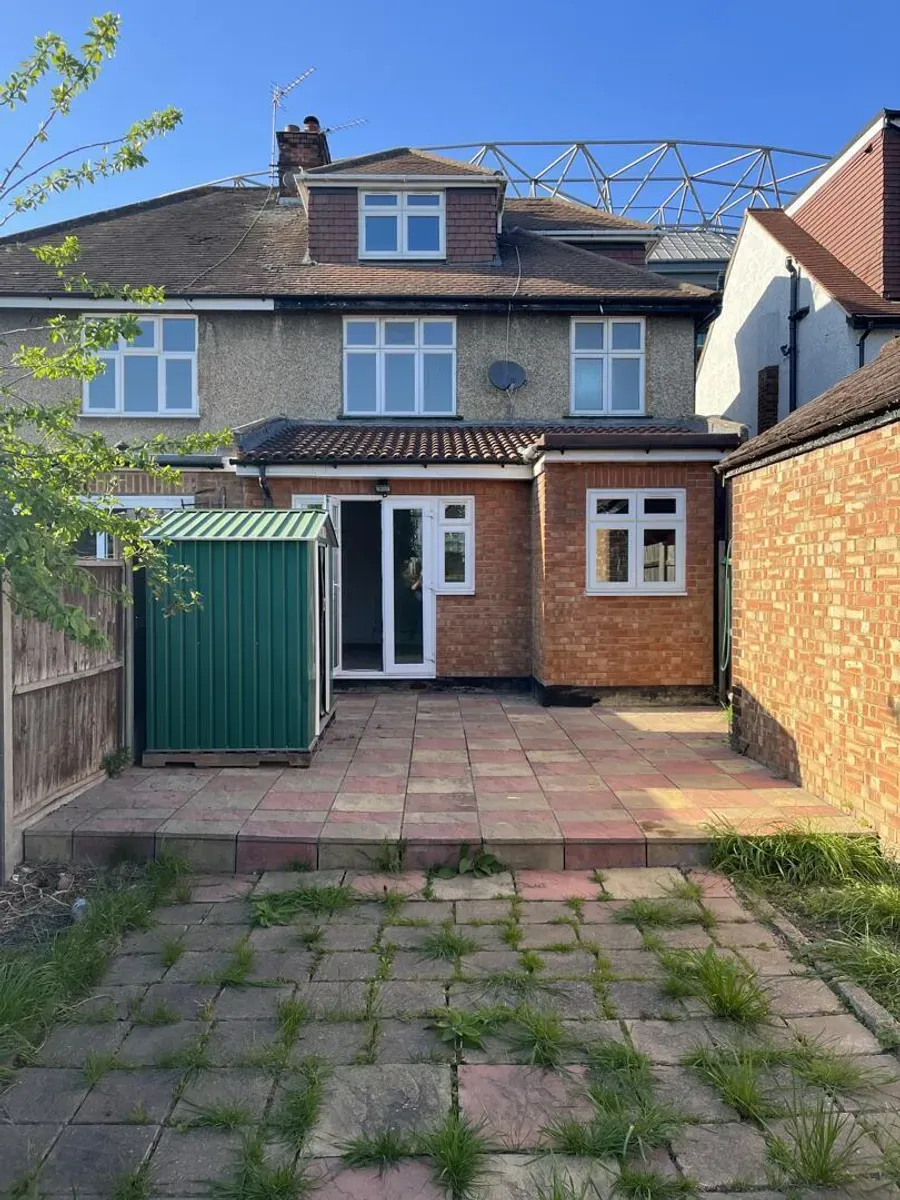 3 bed flat to rent — Whitton Road, Twickenham