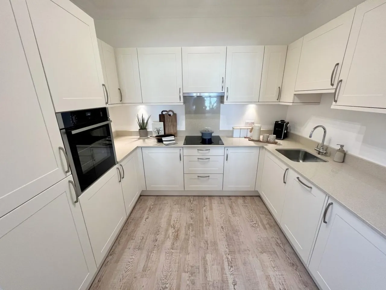 Sandbanks Road, BH14, photo 5