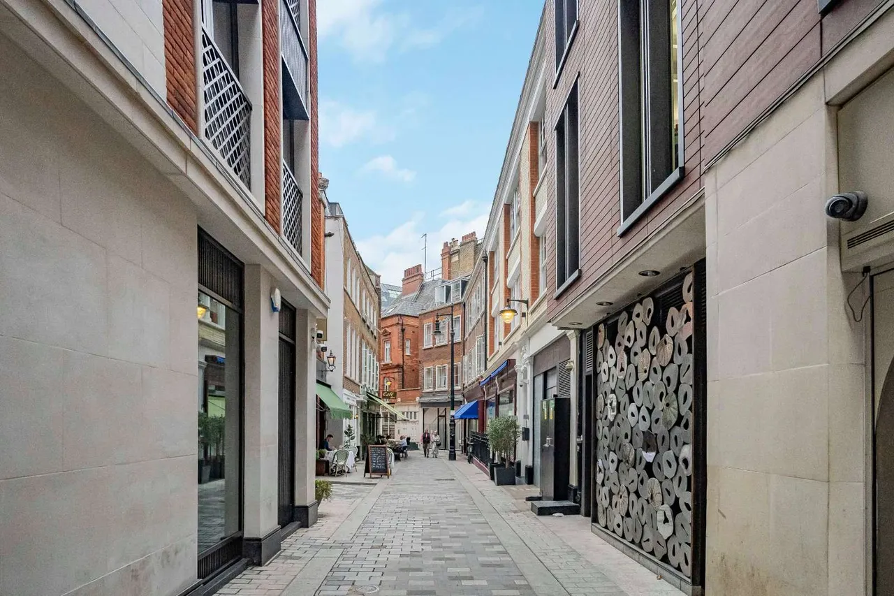 Pollen Street, London, United Kingdom, W1S 1NE, photo 3