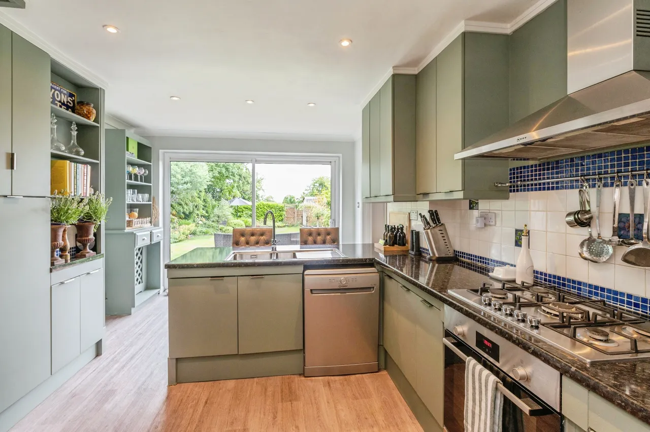 Clifton Way, Shenfield, CM13, photo 9