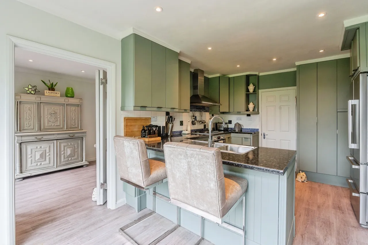 Clifton Way, Shenfield, CM13, photo 6