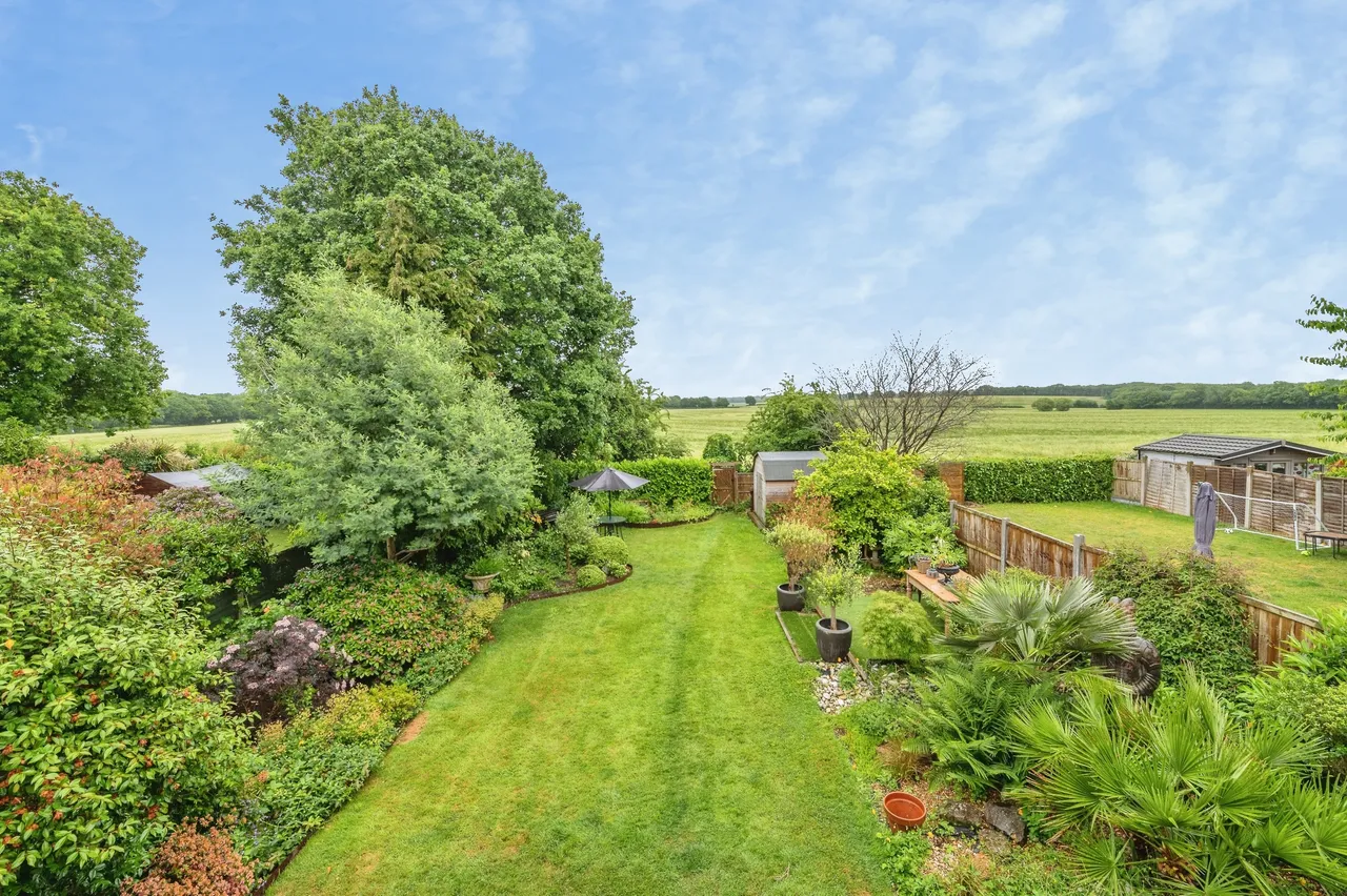 Clifton Way, Shenfield, CM13, photo 3