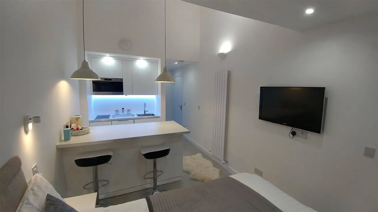 Rowlheys Place, West Drayton, UB7, photo 13