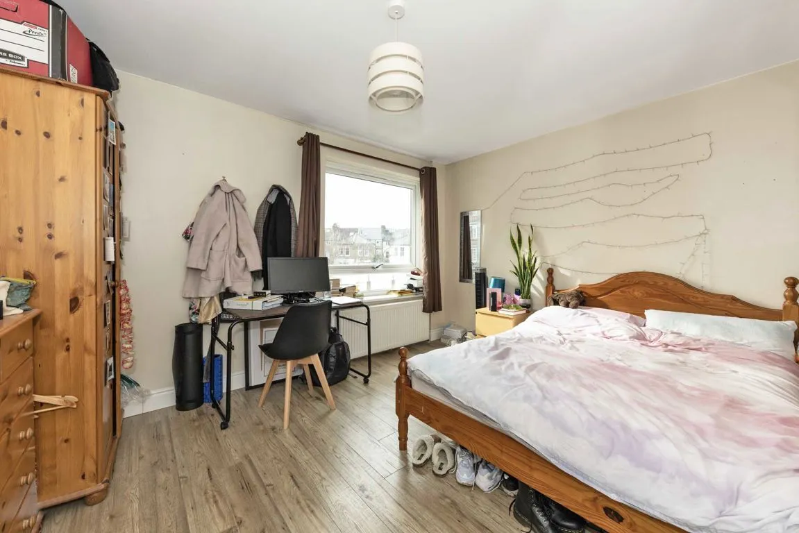 Hunter Close, SW12, photo 3