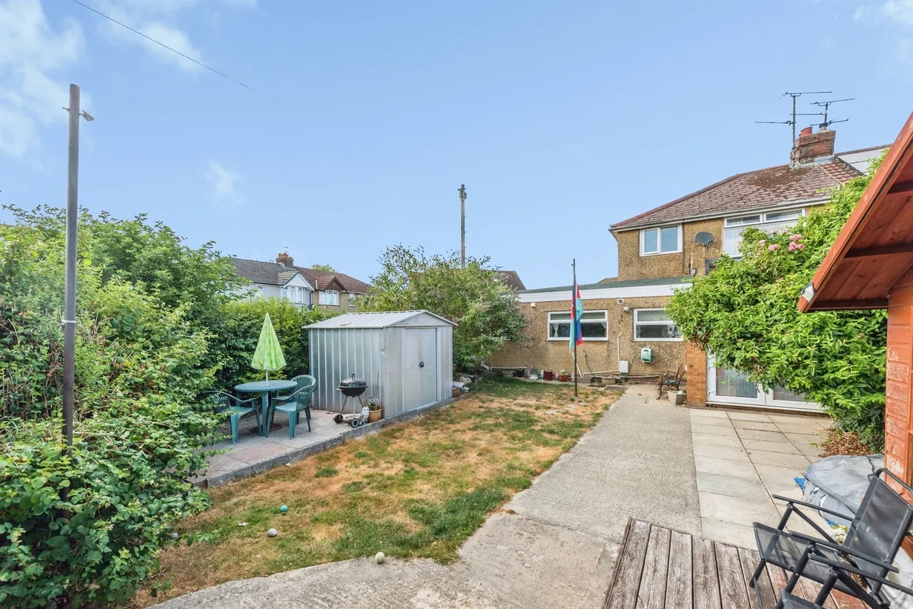 Tiverton Road, Swindon, SN2, photo 3