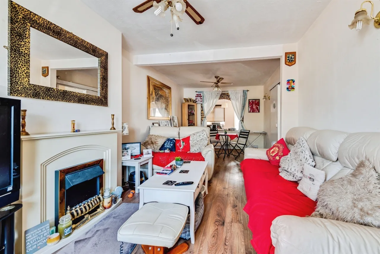 Tiverton Road, Swindon, SN2, photo 12