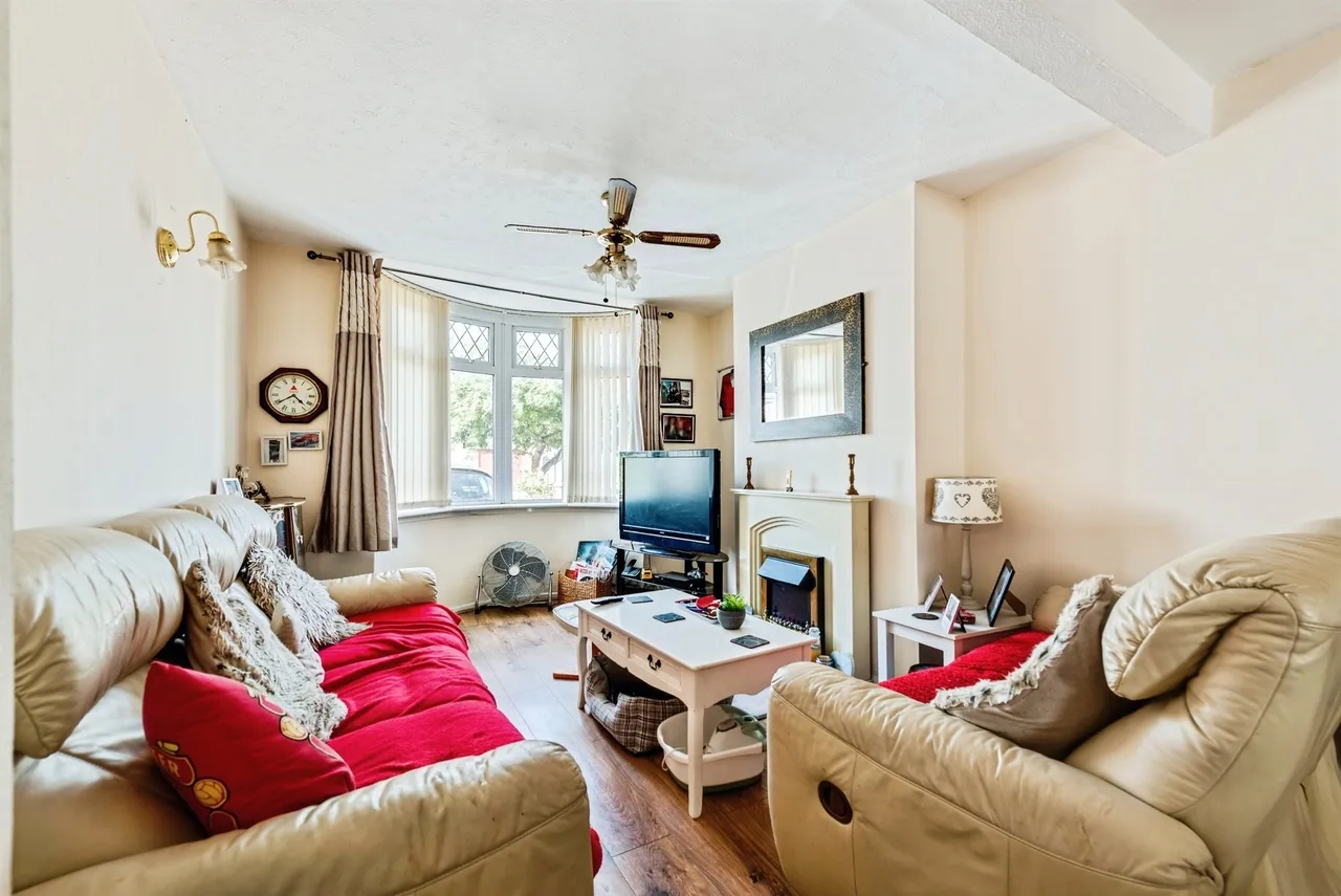 Tiverton Road, Swindon, SN2, photo 10