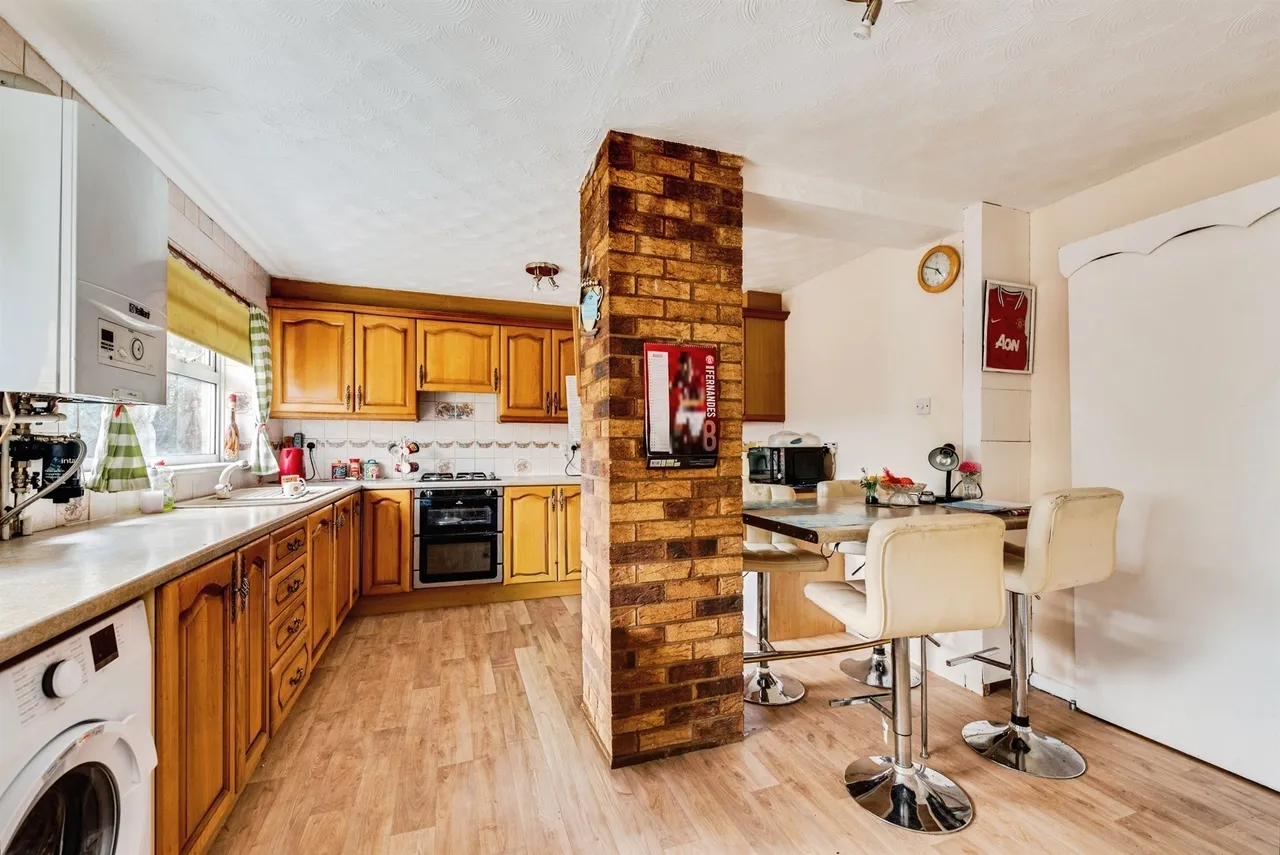 Tiverton Road, Swindon, SN2, photo 6