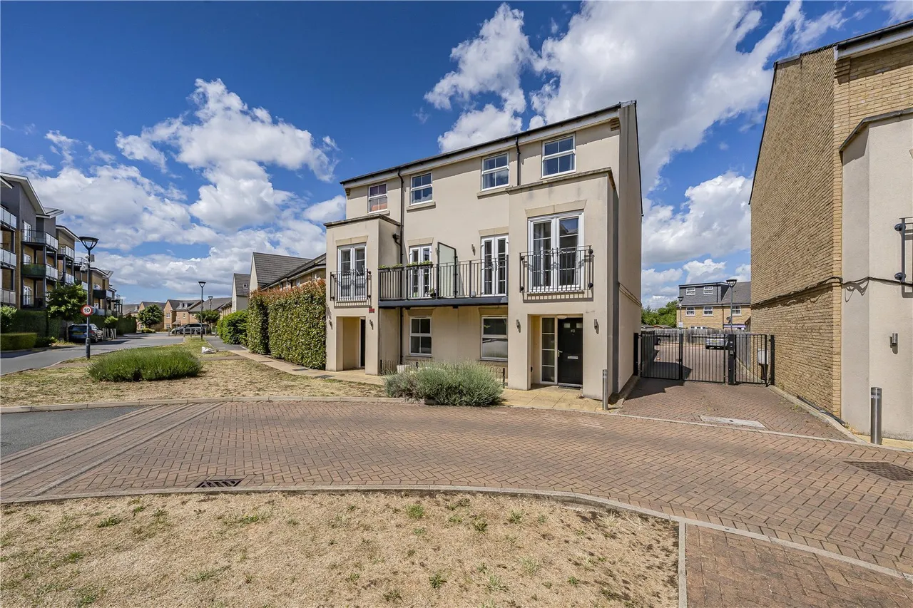Autumn Way, West Drayton, UB7, photo 16