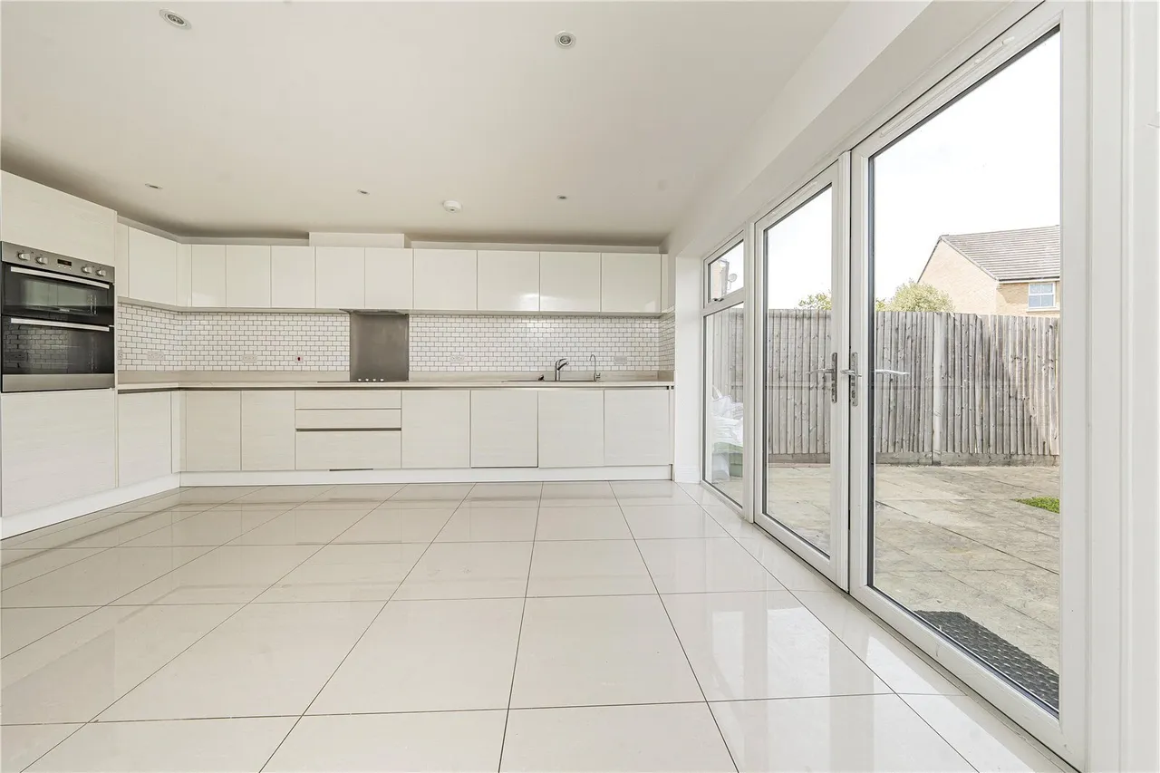 Autumn Way, West Drayton, UB7, photo 13