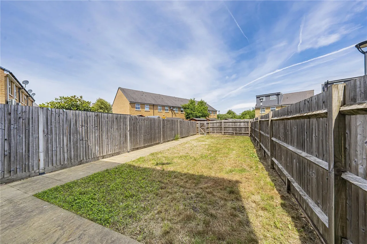Autumn Way, West Drayton, UB7, photo 15