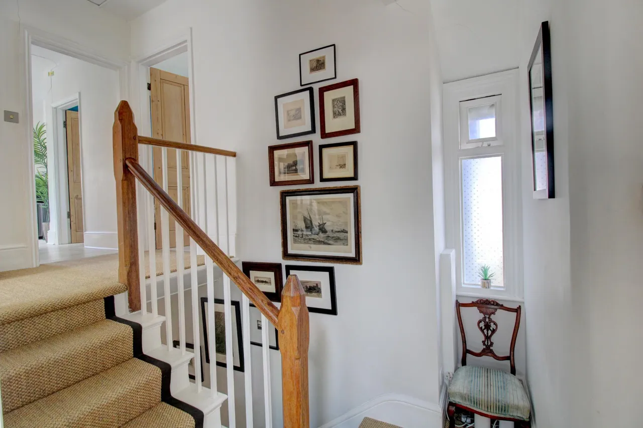 Ridgeway Road, Redhill, RH1, photo 10