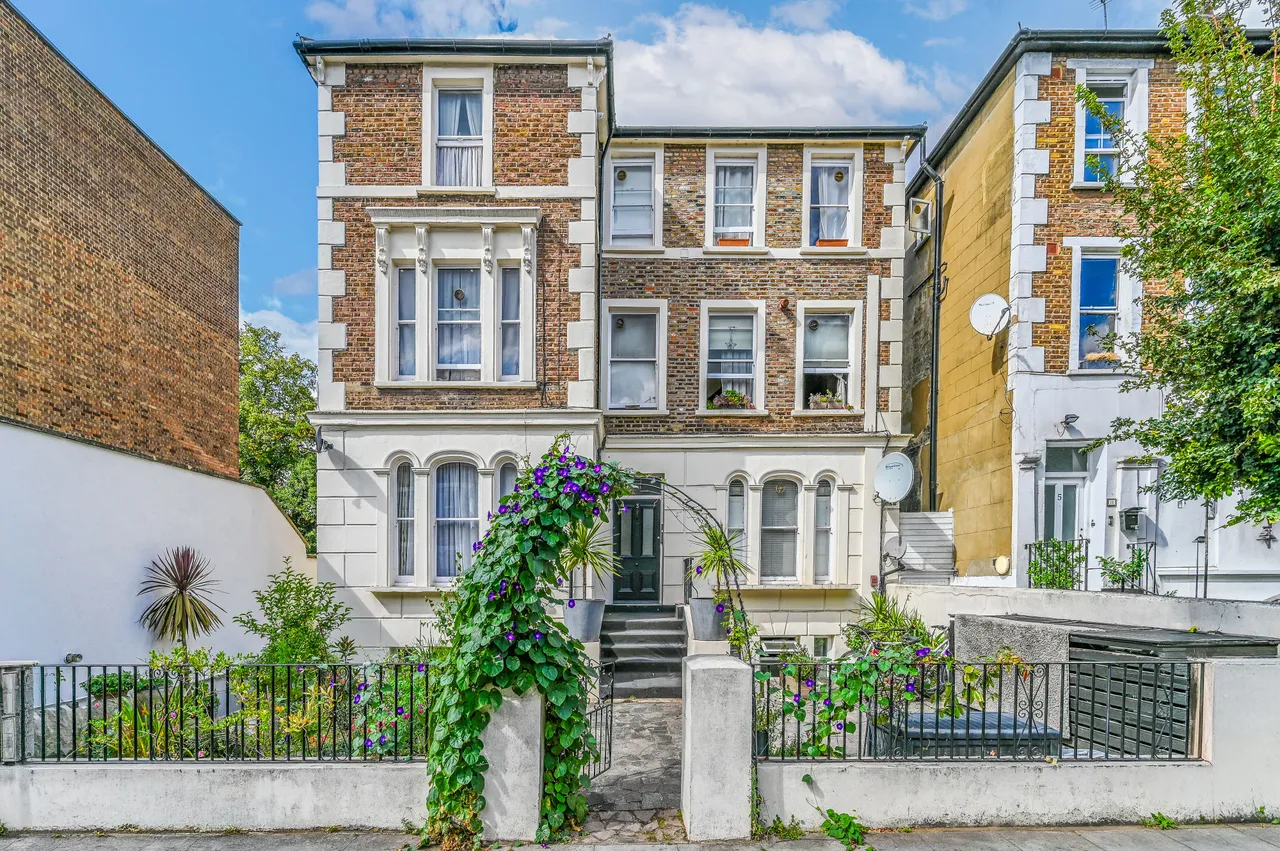 2 bed flat for sale — Flat 6, 3 Coningham Road, London