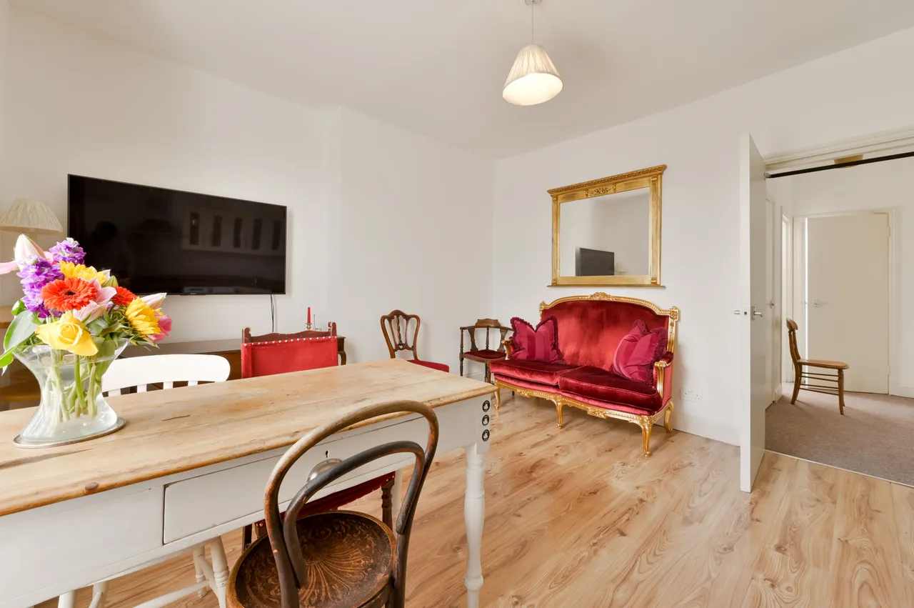 Flat 6, 3 Coningham Road, London, photo 5