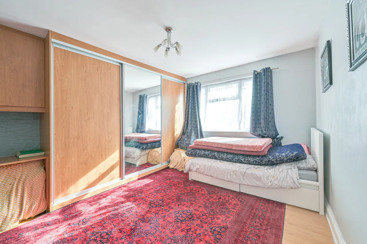 3 Wentworth Close, London, photo 8