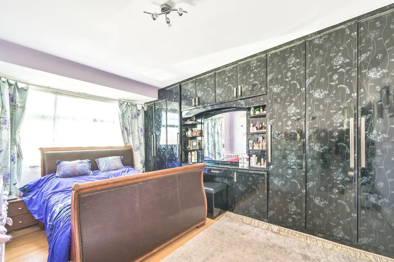 3 Wentworth Close, London, photo 9