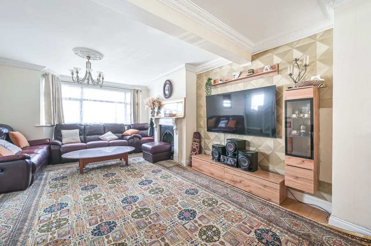 3 Wentworth Close, London, photo 2