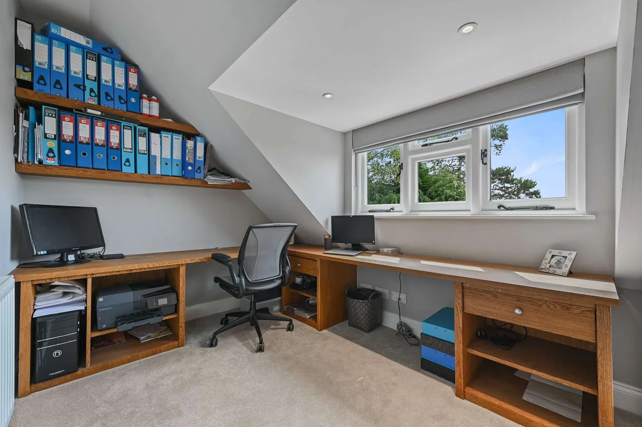 Sandy Rise, Chalfont St. Peter, SL9, photo 16