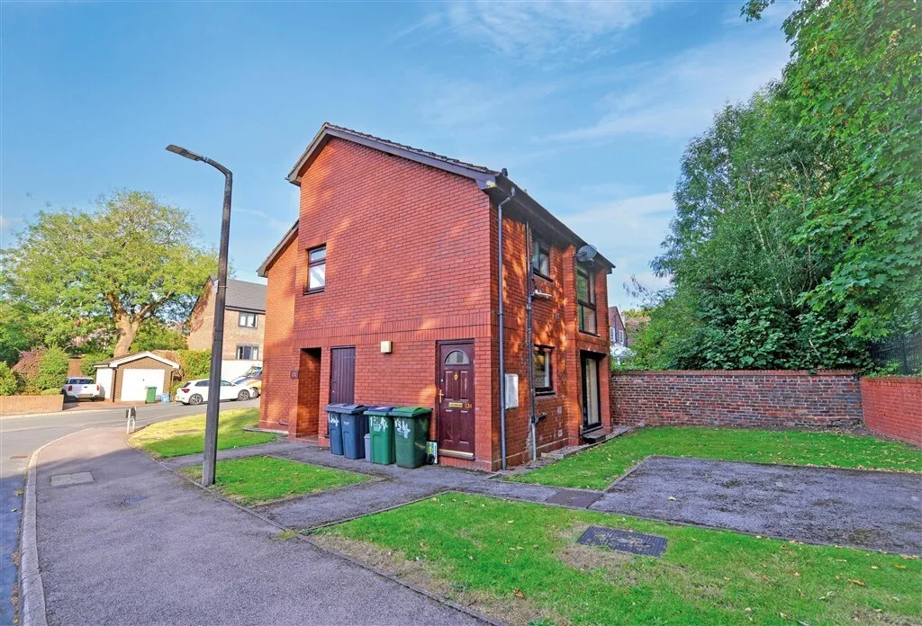 1 bed flat for sale — Station Road, CRADLEY HEATH