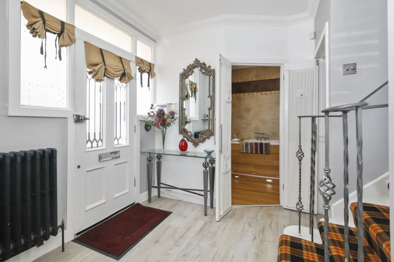 Westwood Lane, Welling, photo 10