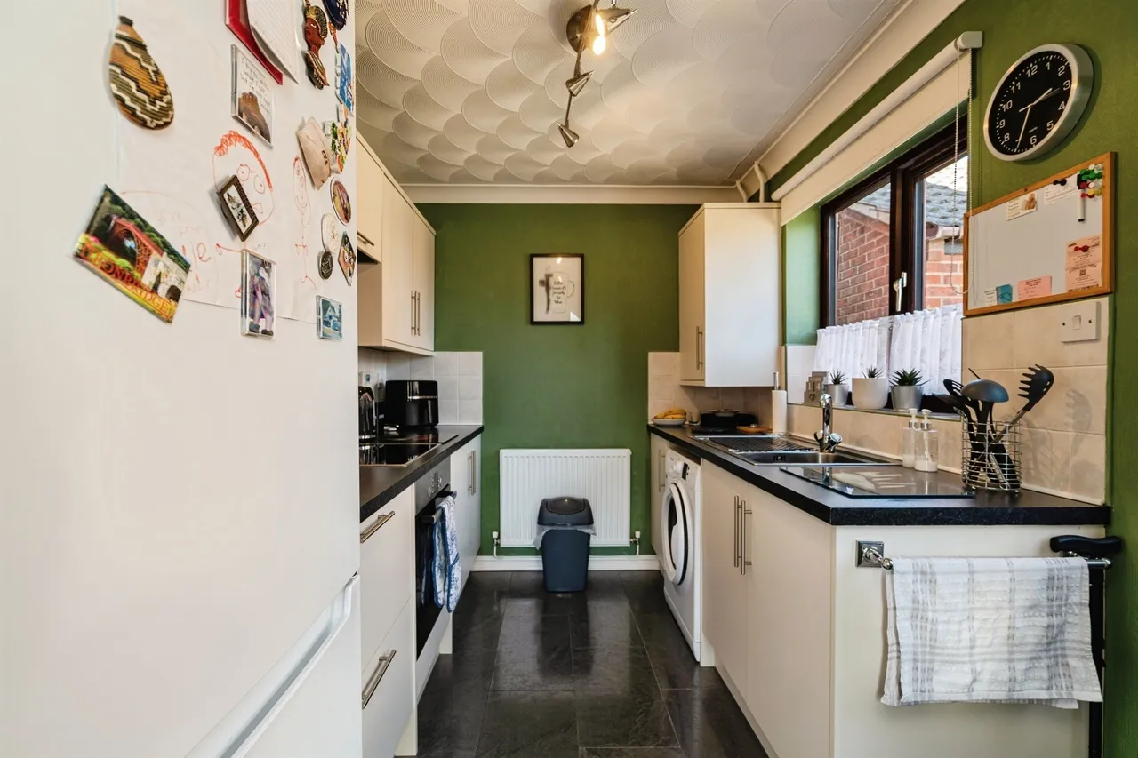 Foxglove Drive, Bradwell, NR31, photo 3