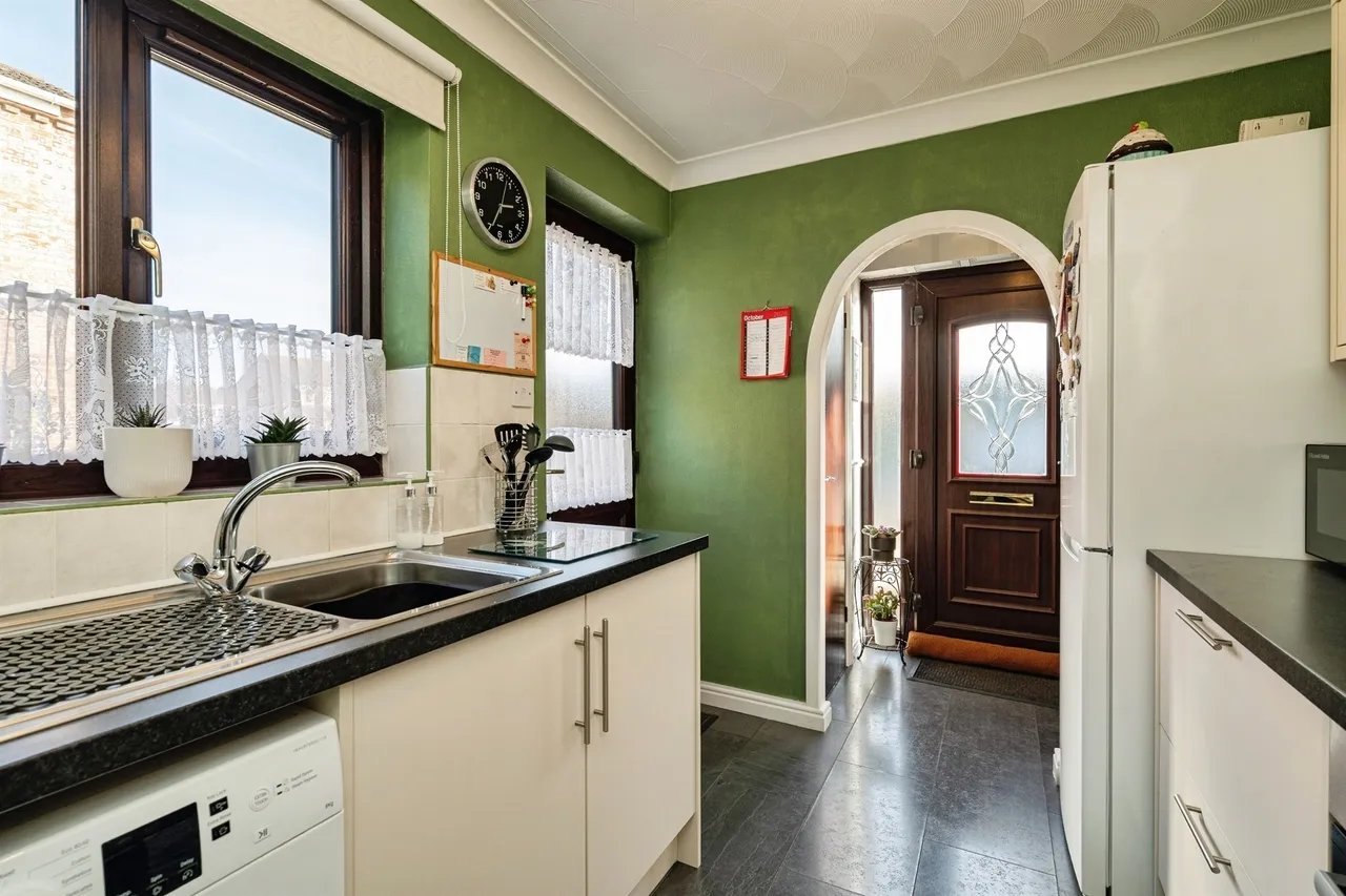 Foxglove Drive, Bradwell, NR31, photo 4