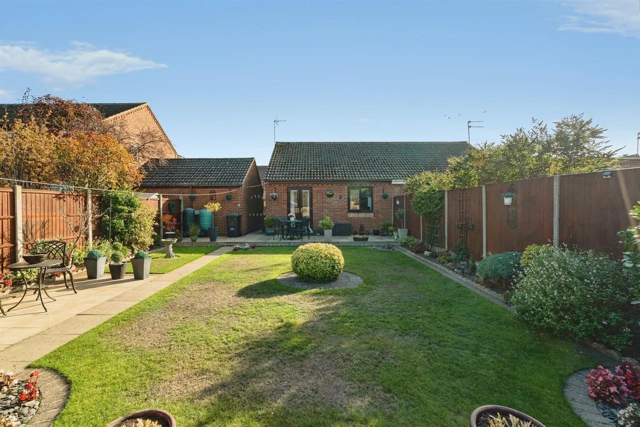 Foxglove Drive, Bradwell, NR31, photo 14