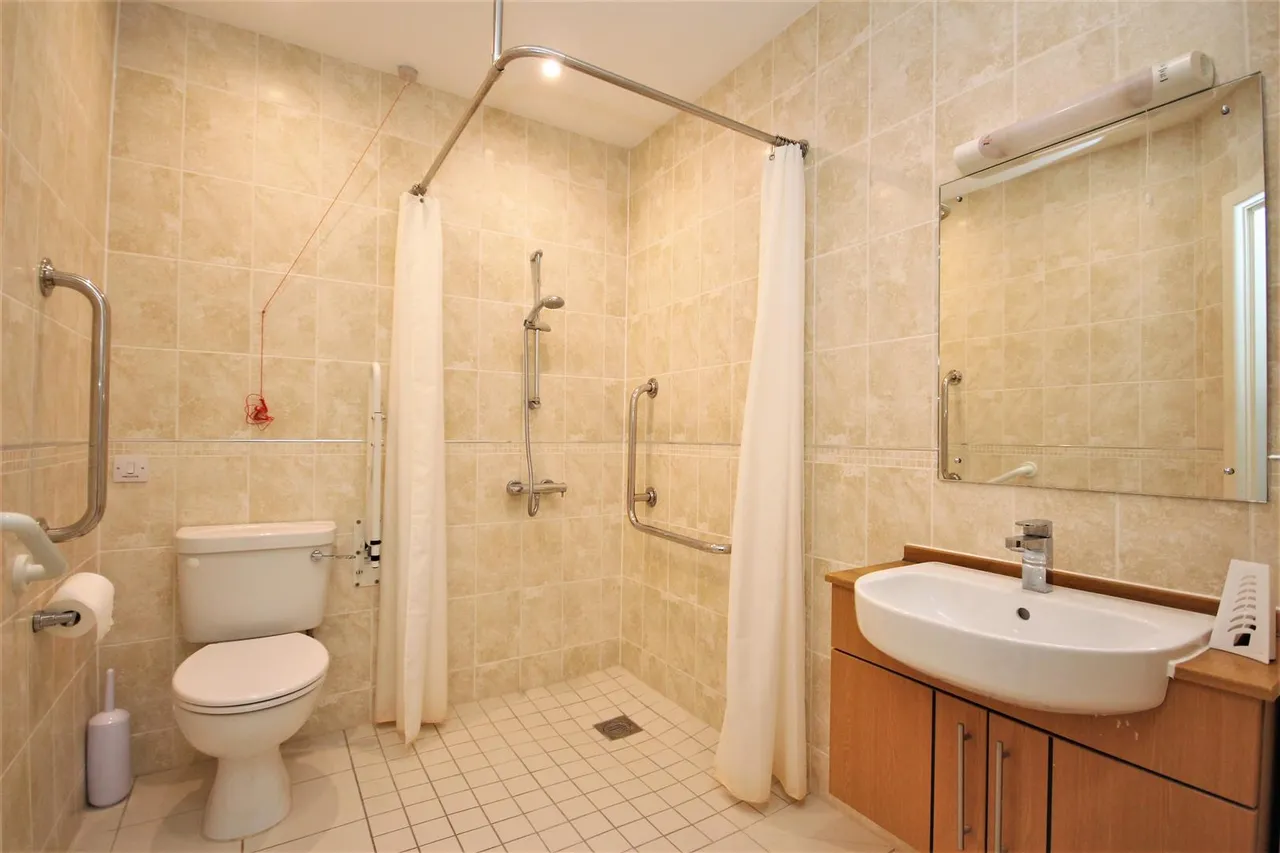 Eversley Court, Seaford, photo 5