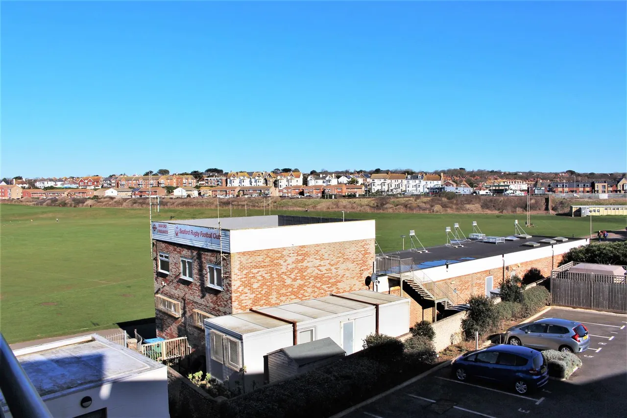 Eversley Court, Seaford, photo 9