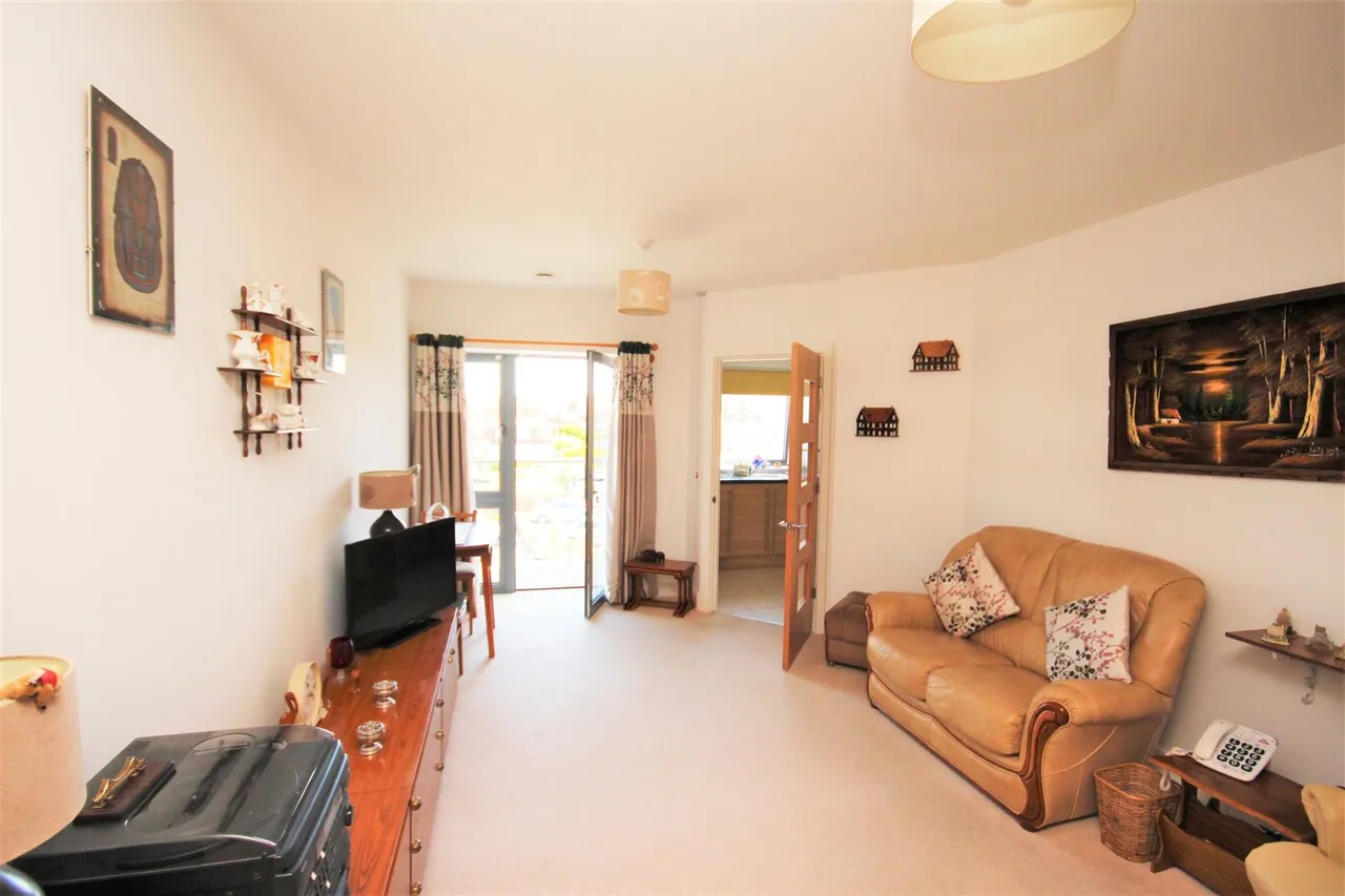 Eversley Court, Seaford, photo 6