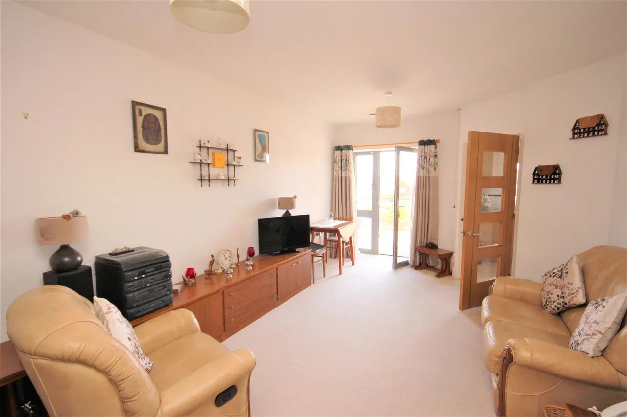 Eversley Court, Seaford, photo 2